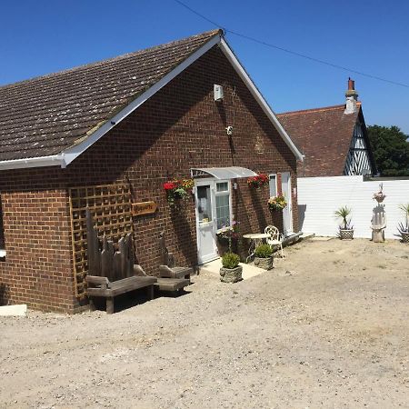Vila Hogwarts Bed And Continental Breakfast Sheerness Exteriér fotografie
